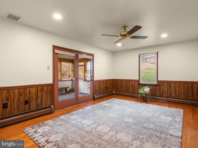 913 BAYLOWELL DR, West Chester, PA 19380