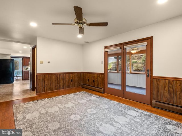 913 BAYLOWELL DR, West Chester, PA 19380