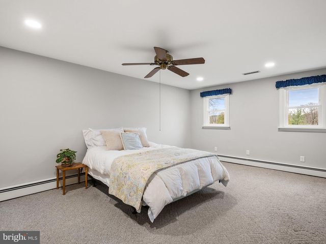 913 BAYLOWELL DR, West Chester, PA 19380