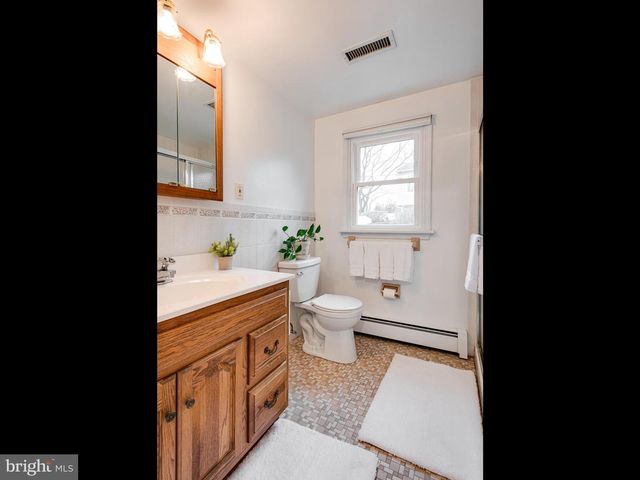 913 BAYLOWELL DR, West Chester, PA 19380