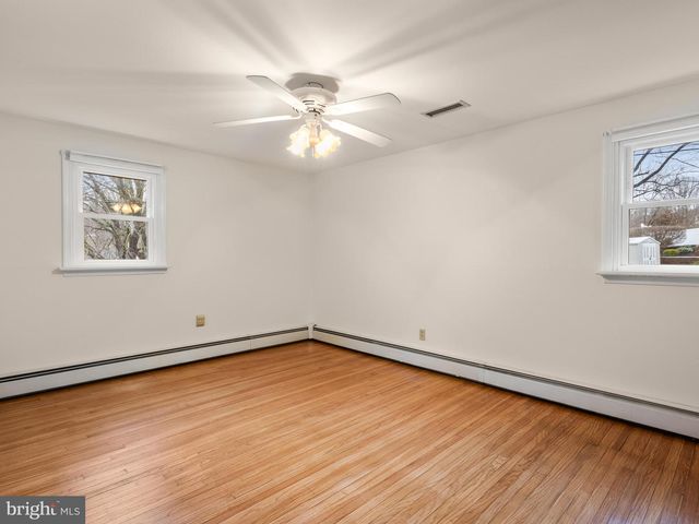 913 BAYLOWELL DR, West Chester, PA 19380