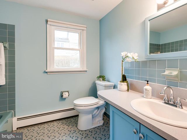 913 BAYLOWELL DR, West Chester, PA 19380