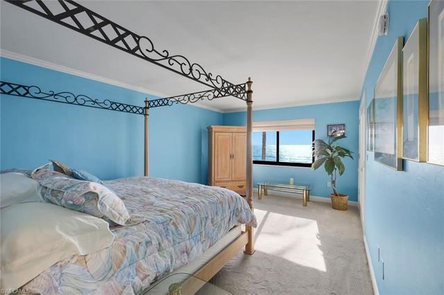 9715 Gulf Shore DR 104, Naples, FL 34108