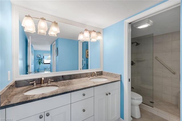 9715 Gulf Shore DR 104, Naples, FL 34108