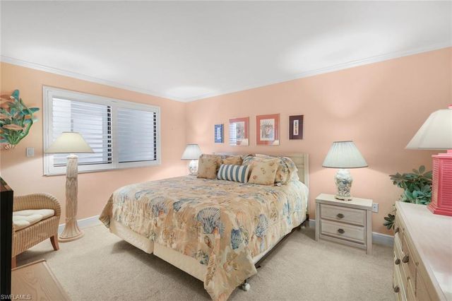 9715 Gulf Shore DR 104, Naples, FL 34108