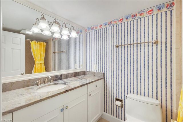 9715 Gulf Shore DR 104, Naples, FL 34108