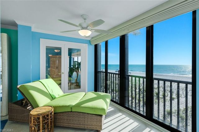 9715 Gulf Shore DR 104, Naples, FL 34108