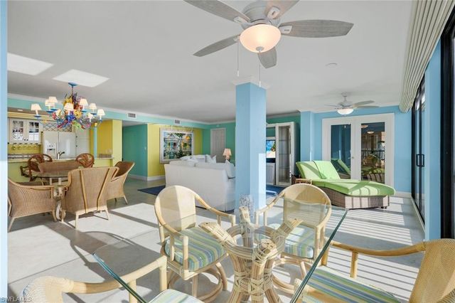 9715 Gulf Shore DR 104, Naples, FL 34108