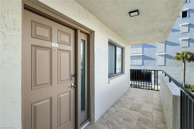 9715 Gulf Shore DR 104, Naples, FL 34108