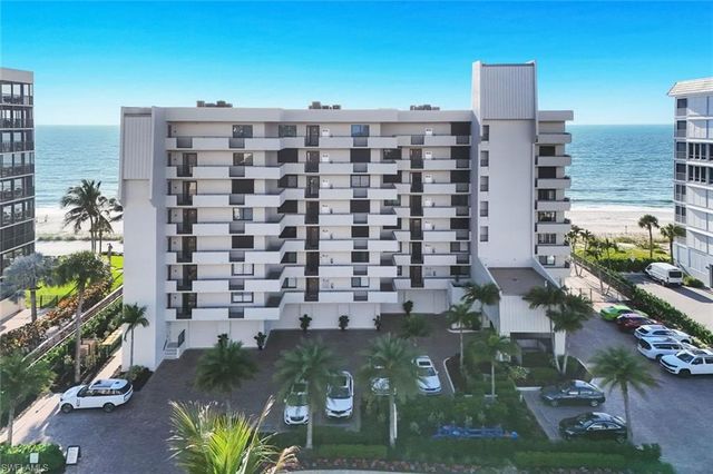 9715 Gulf Shore DR 104, Naples, FL 34108