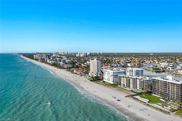 9715 Gulf Shore DR 104, Naples, FL 34108