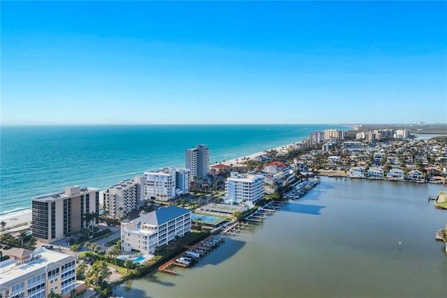 9715 Gulf Shore DR 104, Naples, FL 34108