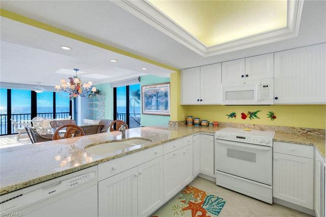 9715 Gulf Shore DR 104, Naples, FL 34108