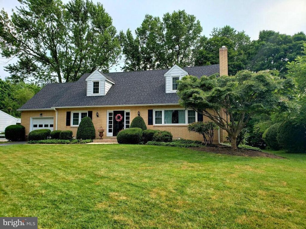 2402 LANSIDE DR, Wilmington, DE 19810