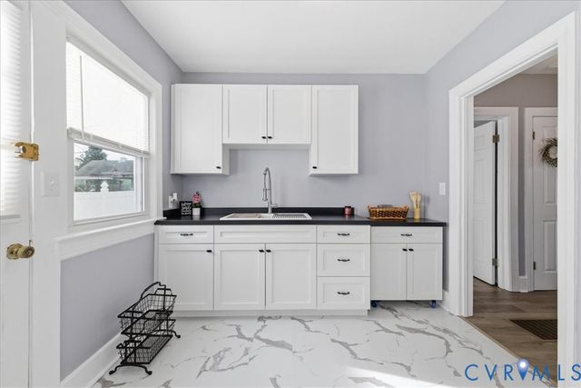 718 Kensington Ave, Colonial Heights, VA 23834