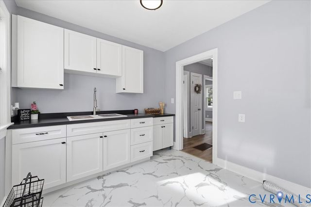 718 Kensington Ave, Colonial Heights, VA 23834