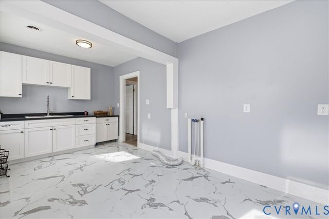 718 Kensington Ave, Colonial Heights, VA 23834