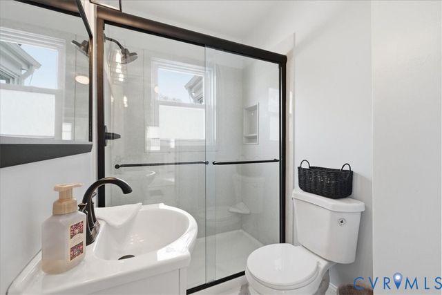 718 Kensington Ave, Colonial Heights, VA 23834