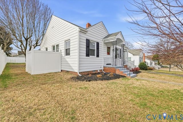 718 Kensington Ave, Colonial Heights, VA 23834