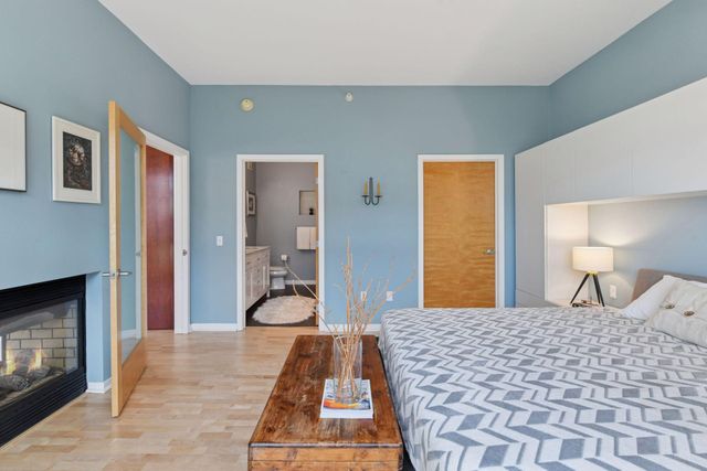 2840 Bryant Avenue S E302, Minneapolis, MN 55408