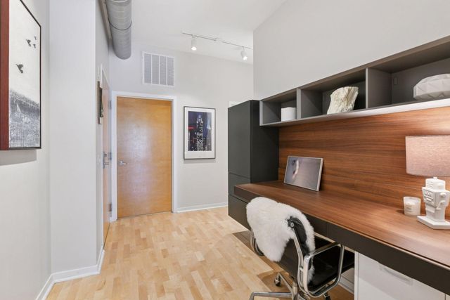 2840 Bryant Avenue S E302, Minneapolis, MN 55408