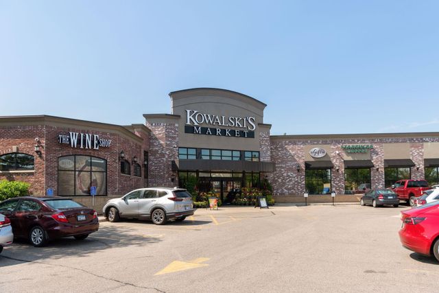 2840 Bryant Avenue S E302, Minneapolis, MN 55408