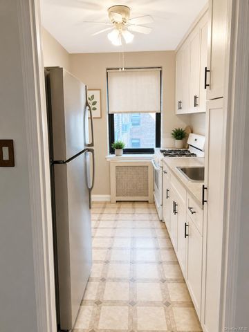 140-14 28th Road 6A, Flushing, NY 11354