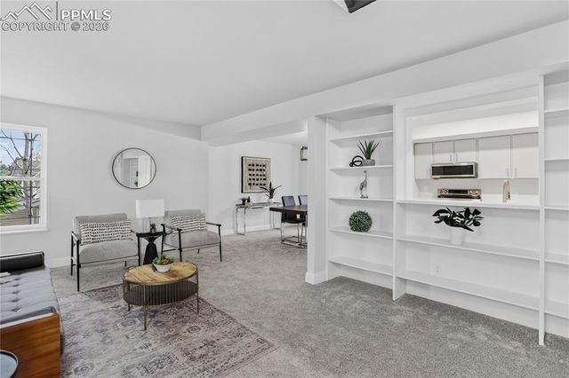 6060 Mach-1 Drive, Colorado Springs, CO 80918