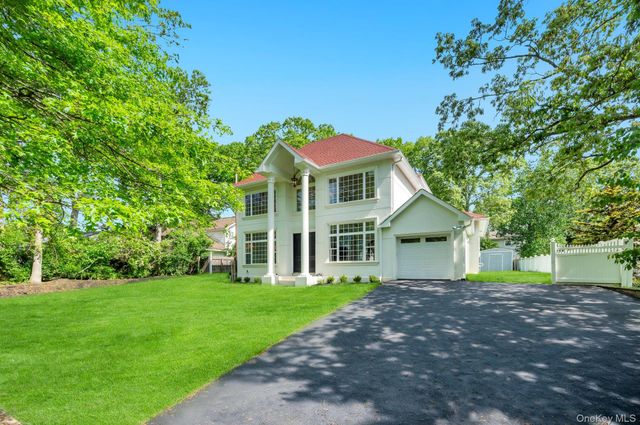 11 Amboy Lane, Lake Grove, NY 11755