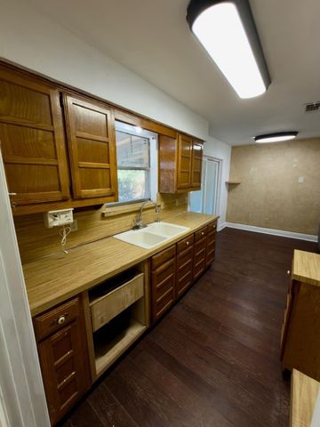 301 E Milas Lane, Glenn Heights, TX 75154