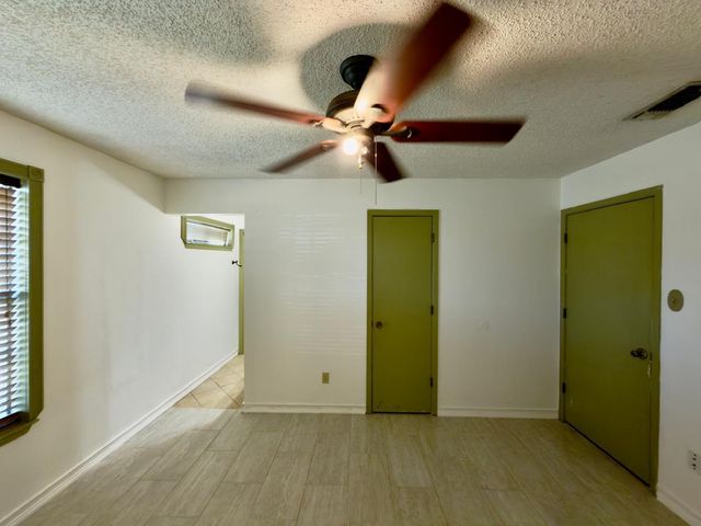 301 E Milas Lane, Glenn Heights, TX 75154