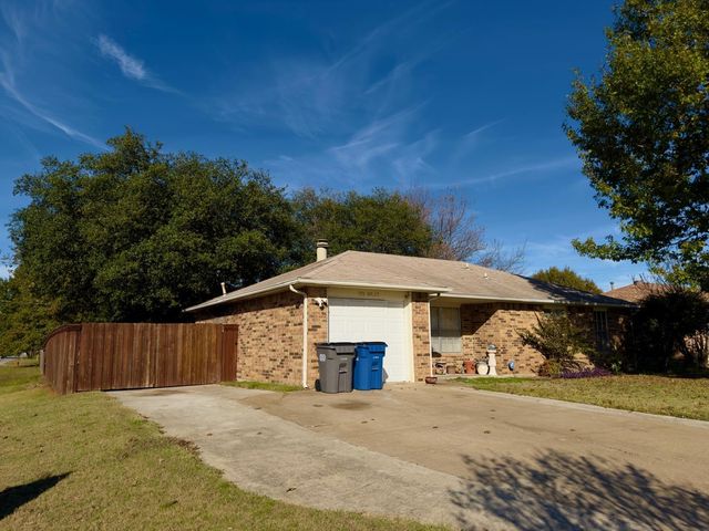 301 E Milas Lane, Glenn Heights, TX 75154