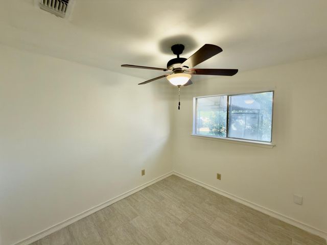 301 E Milas Lane, Glenn Heights, TX 75154