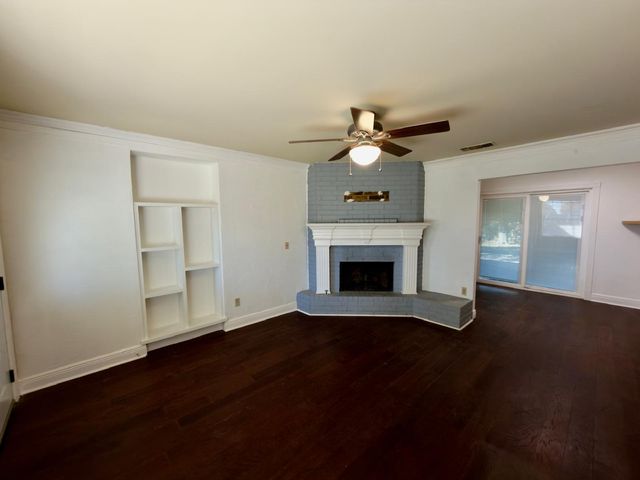 301 E Milas Lane, Glenn Heights, TX 75154