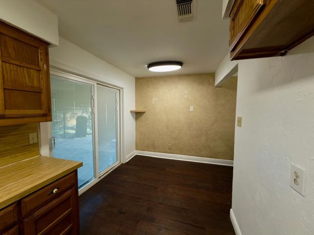 301 E Milas Lane, Glenn Heights, TX 75154