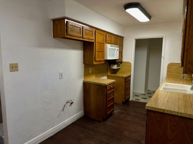 301 E Milas Lane, Glenn Heights, TX 75154