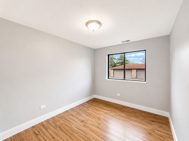 14949 Lakeview Drive 102, Orland Park, IL 60462