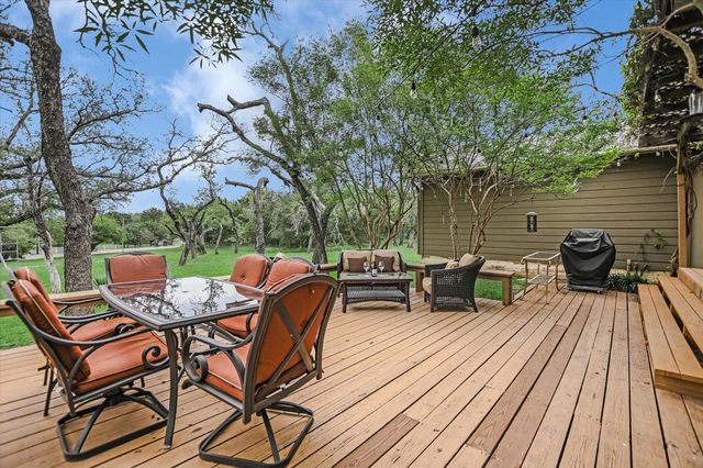 424 Bedford DR, Spicewood, TX 78669