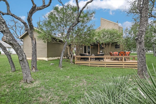 424 Bedford DR, Spicewood, TX 78669