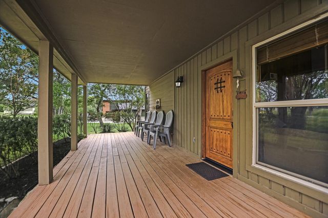 424 Bedford DR, Spicewood, TX 78669