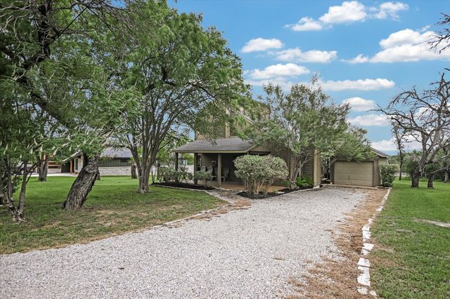 424 Bedford DR, Spicewood, TX 78669