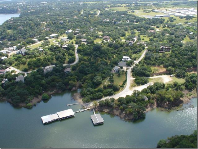 424 Bedford DR, Spicewood, TX 78669
