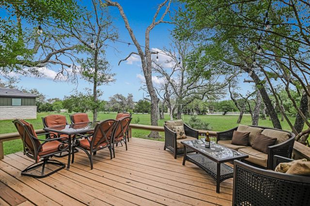 424 Bedford DR, Spicewood, TX 78669