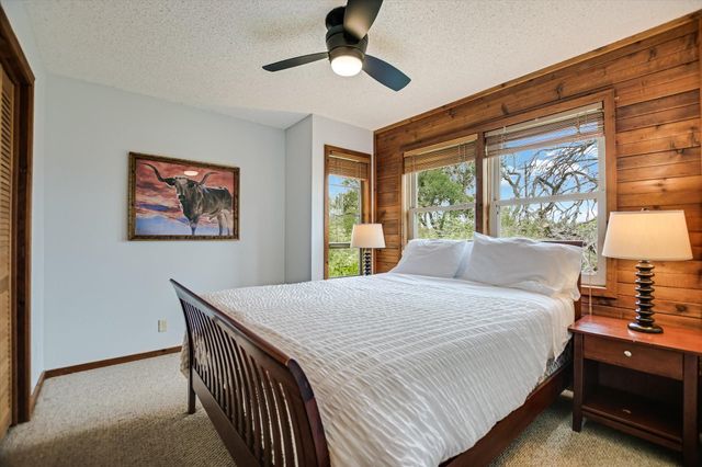 424 Bedford DR, Spicewood, TX 78669