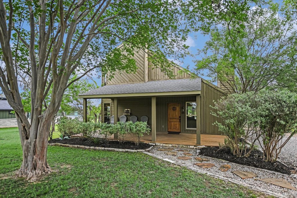 424 Bedford DR, Spicewood, TX 78669