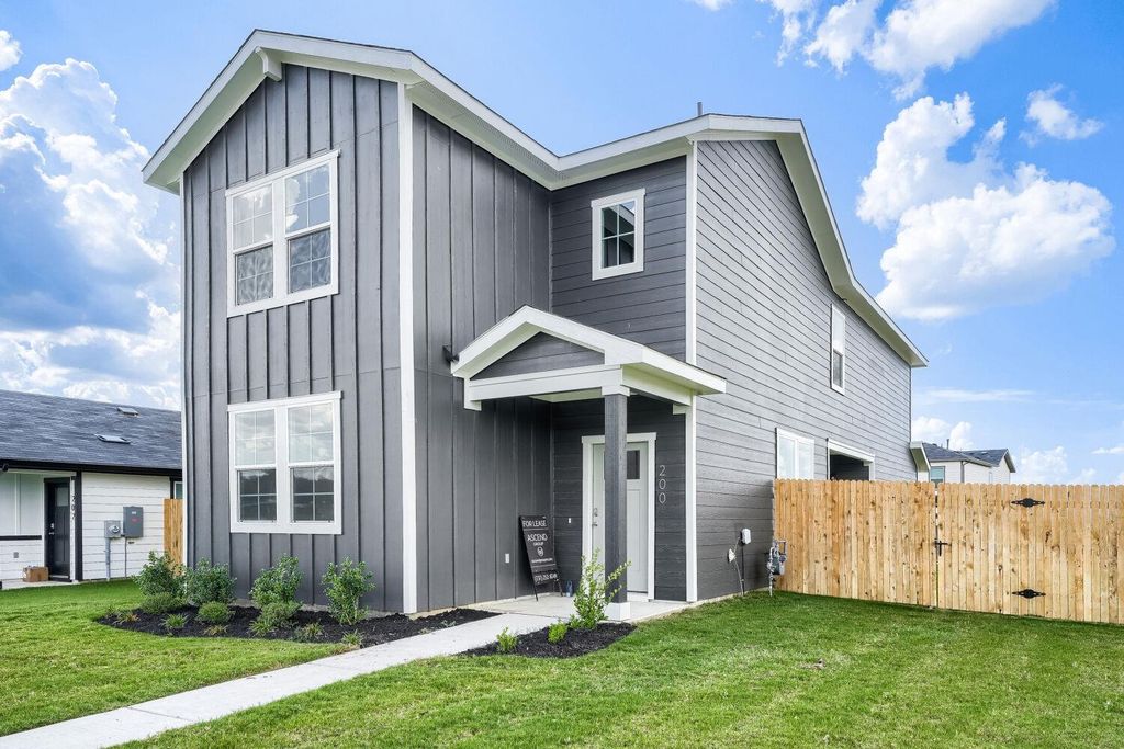 200 CONSTANZA TRL, Bastrop, TX 78602