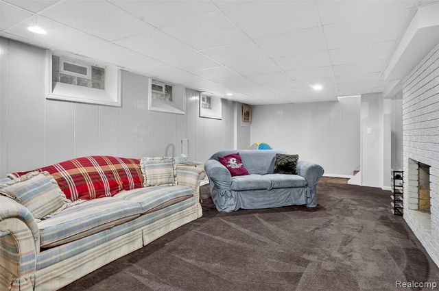 95 Windsor Road, Rochester Hills, MI 48307