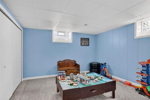 95 Windsor Road, Rochester Hills, MI 48307