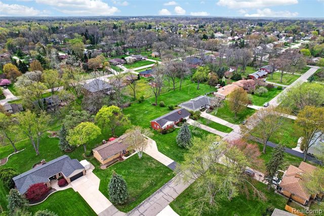 95 Windsor Road, Rochester Hills, MI 48307