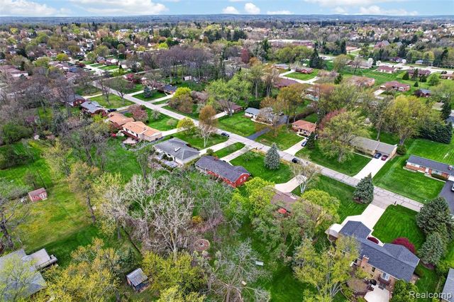 95 Windsor Road, Rochester Hills, MI 48307